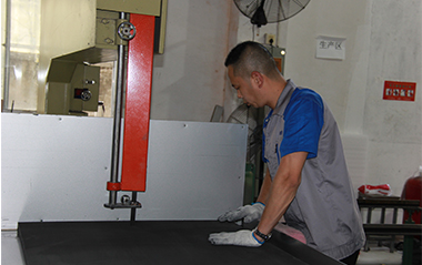 五周泡綿 | 拿下彩盒廠化妝品包裝內襯的項目